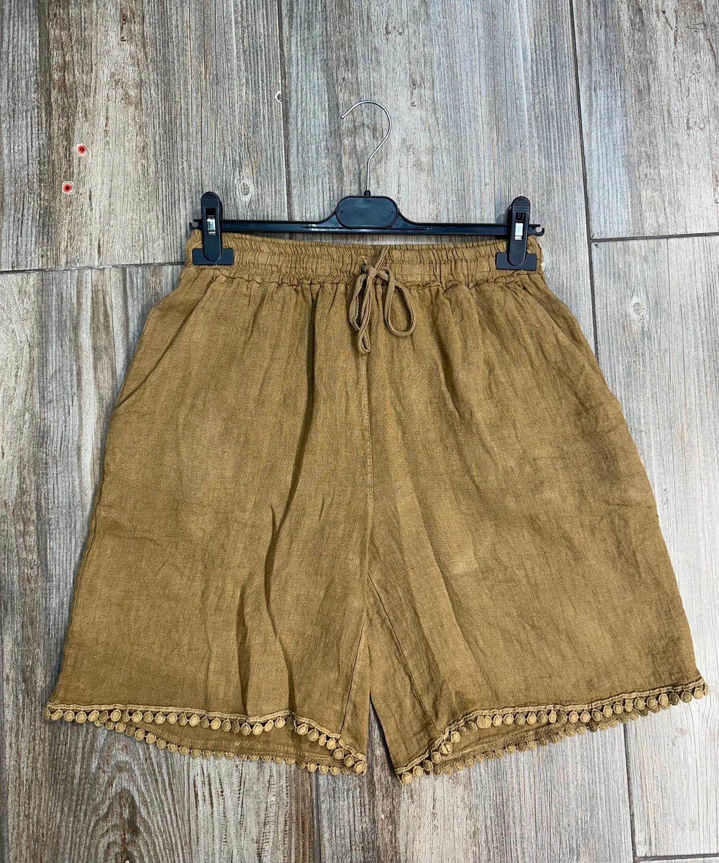 100% Linen Bermuda Shorts REF. 85751: Khaki