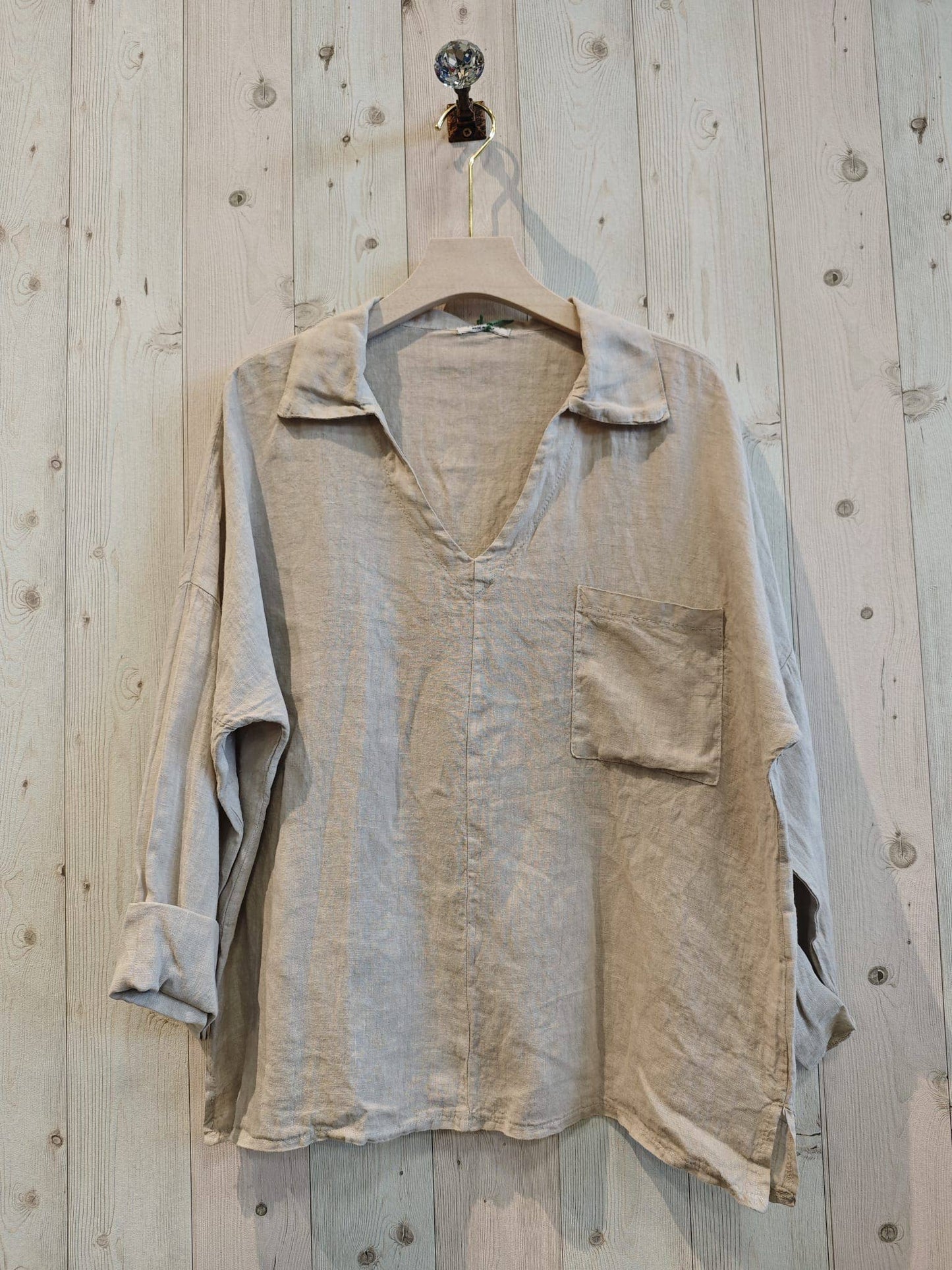 Soft linen blouse with top pocket in natural