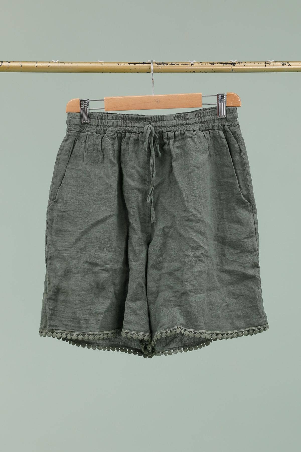 100% italian Linen Bermuda Shorts in Khaki