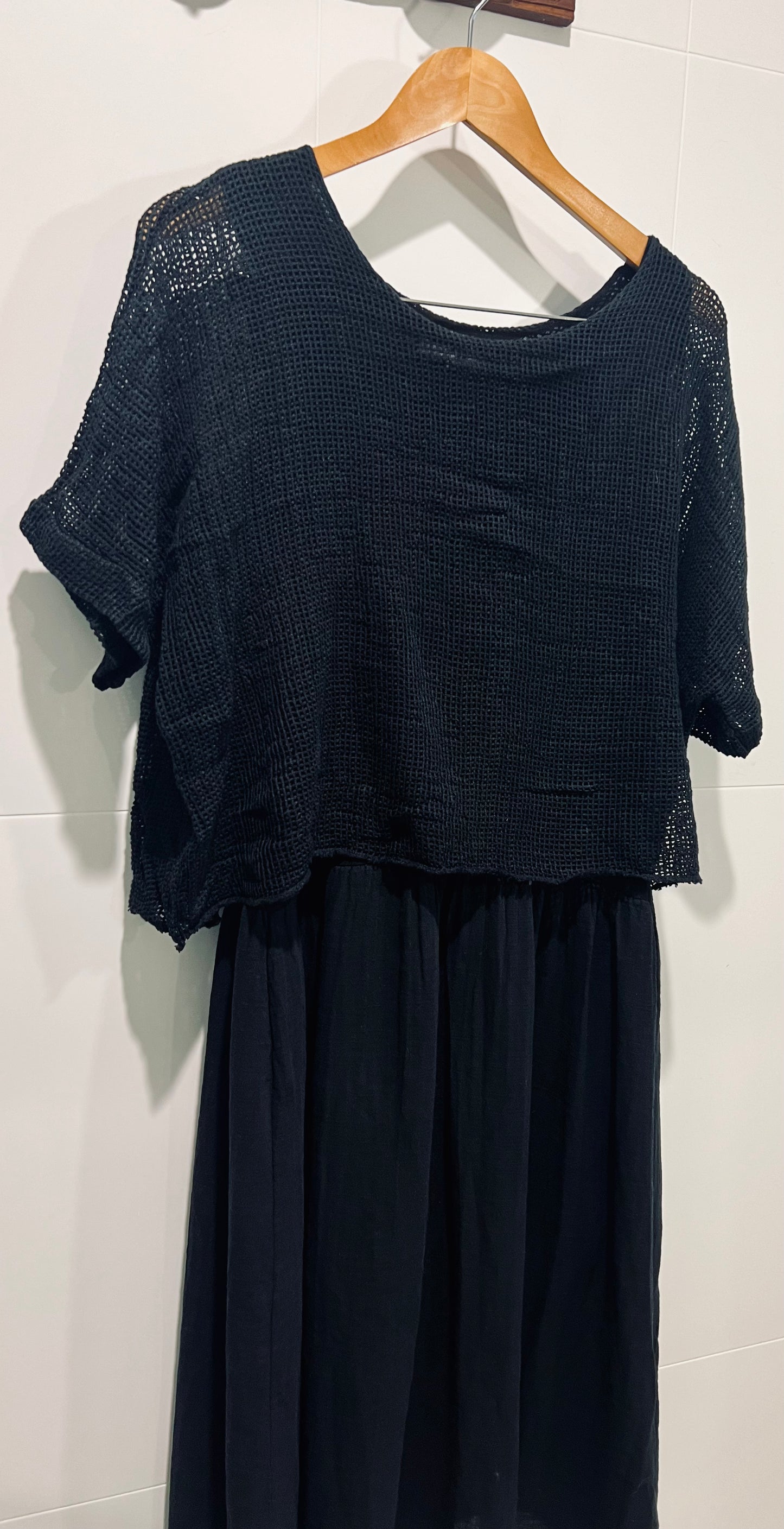 Cotton/linen dress in black