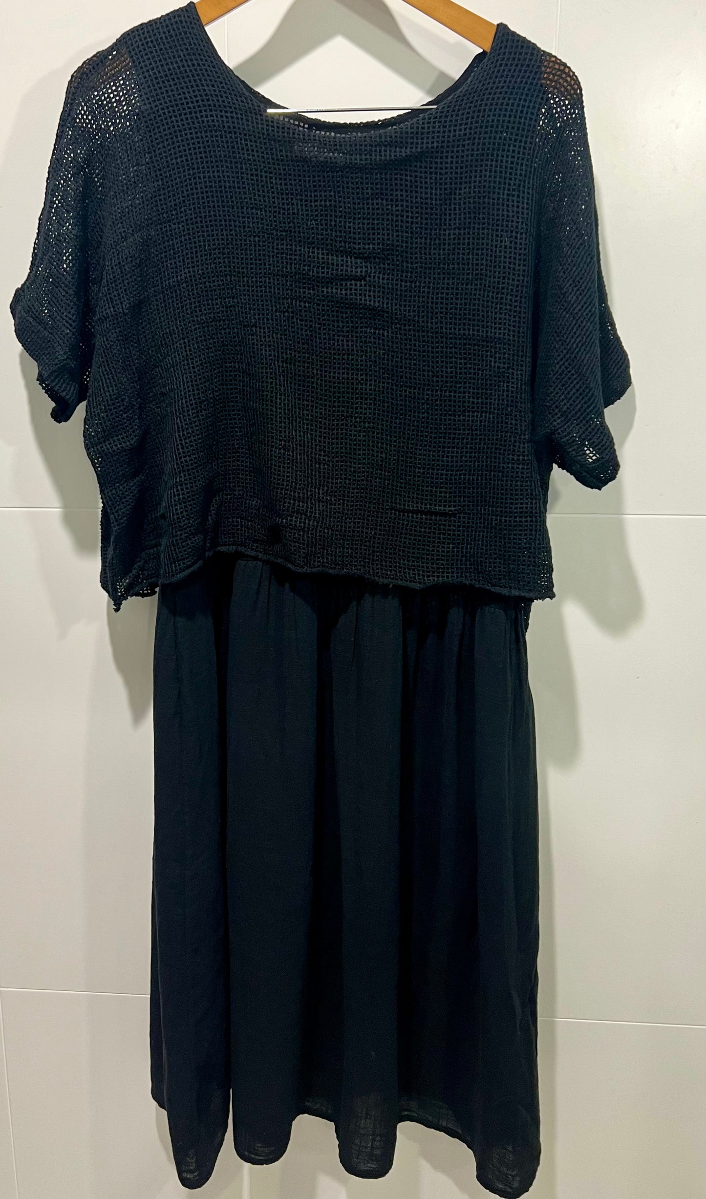 Cotton/linen dress in black